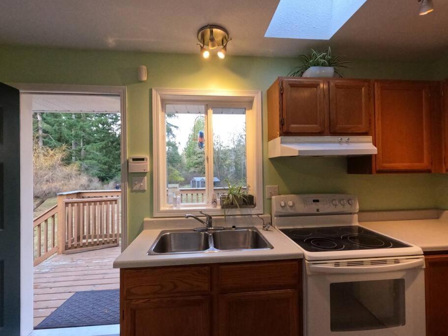 Countryroad Cozy 2Bedrooms Suite2 Nanaimo Esterno foto